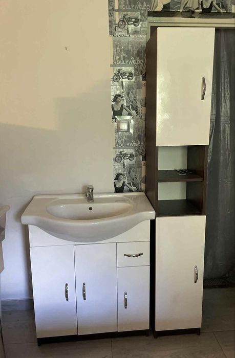 Zestaw mebli łazienkowych