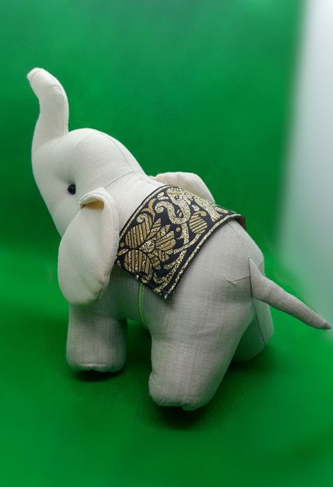 Elefante Tailandês Decorativo em Seda