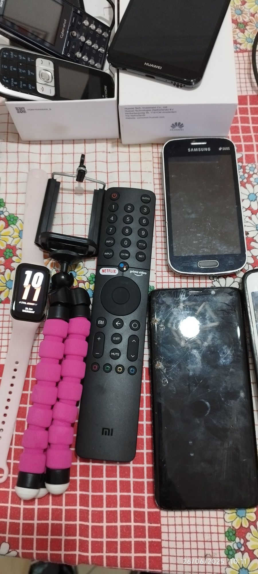 Vendo telemóvel e outros