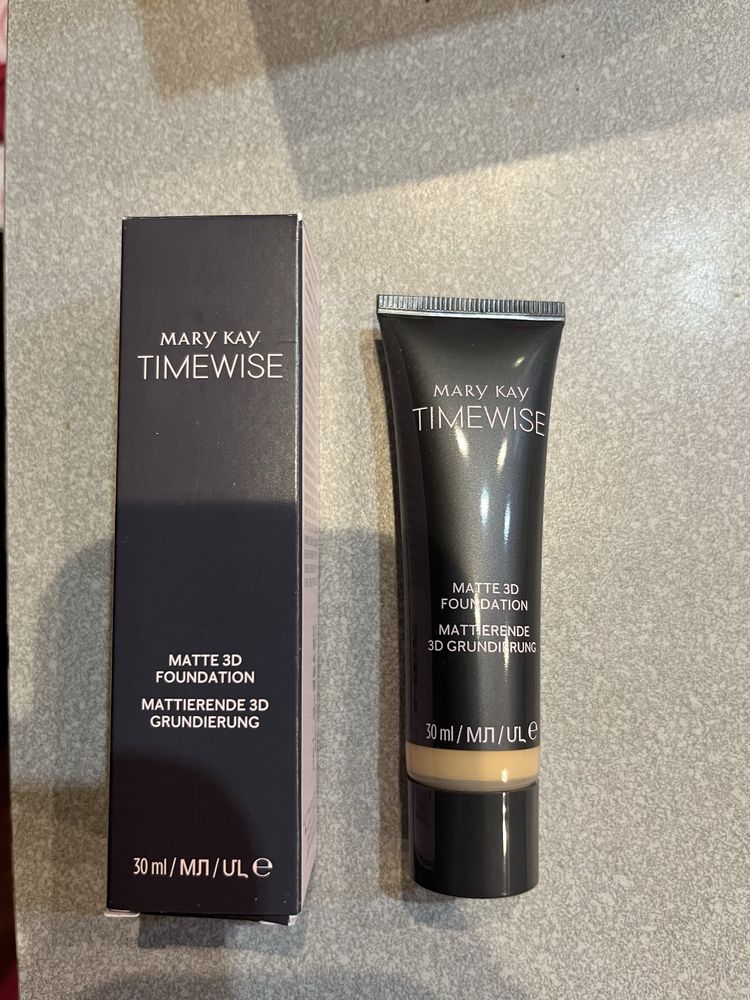 Matujący Podkład IntelliMatch™ 3D™ TimeWise®Beige W 180 mary kay