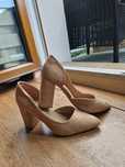 Buty na obcasie zamszowe