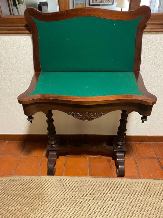 mesa de jogos vitoriana em nogueira com incrustações e tampo de feltro