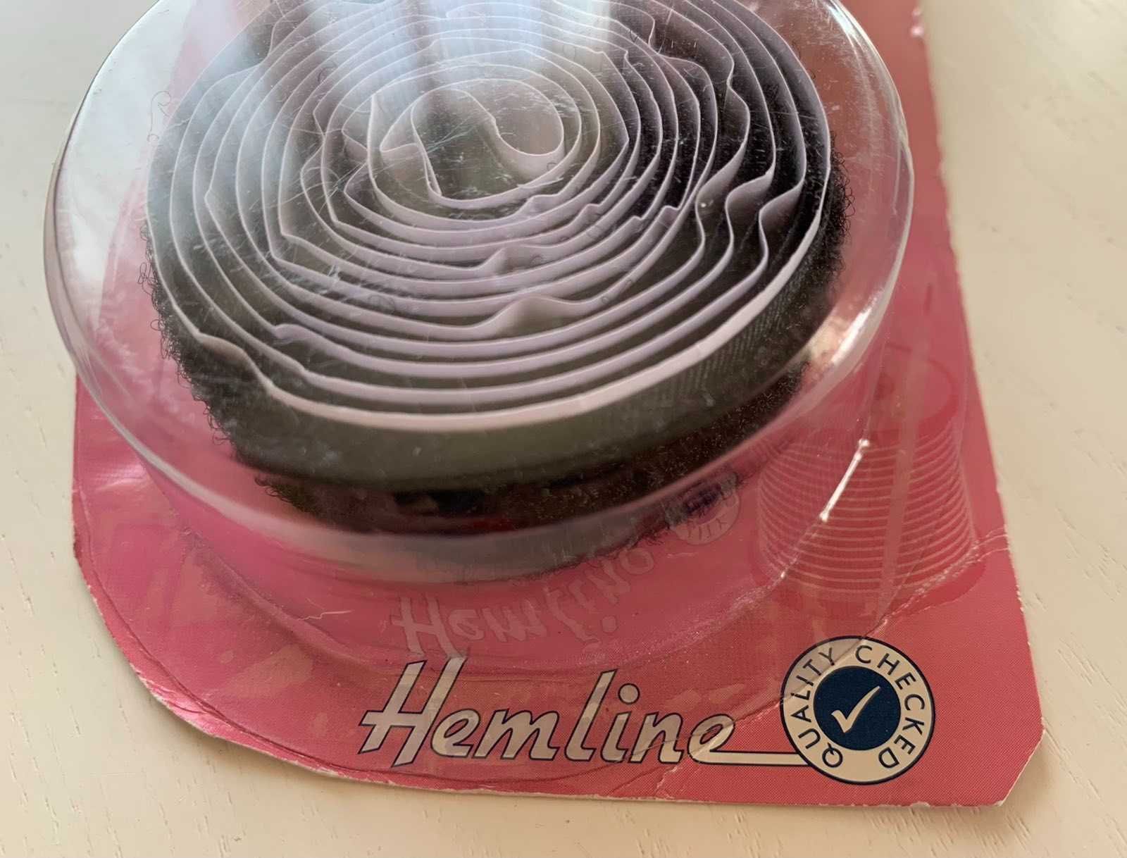 Липучка Hemline самоклеящаяся чёрная 20 мм 1,25 м артикул 658.20