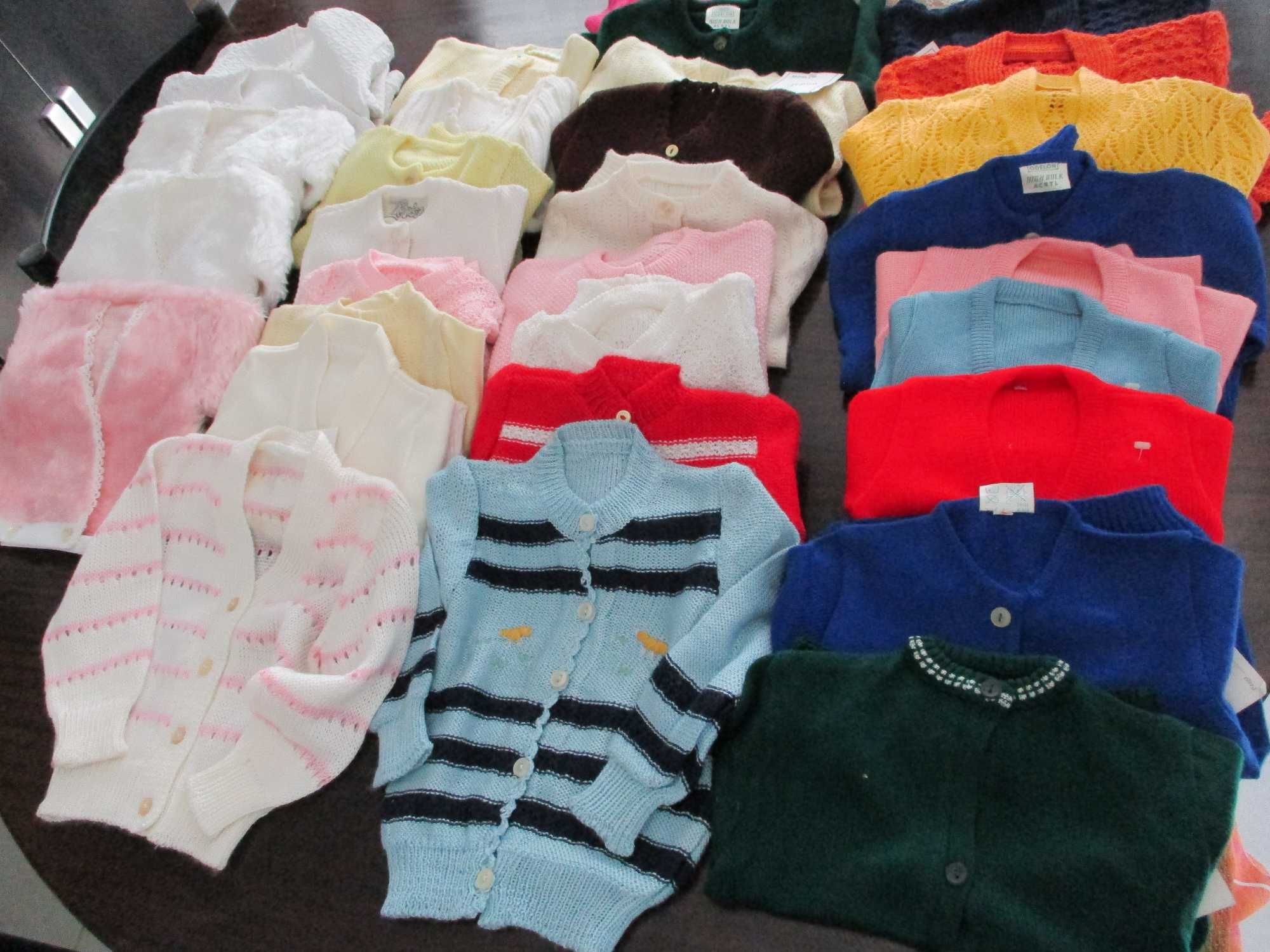 Lote 32 casacos de malha novos p/ bebé e crianças pequenas
