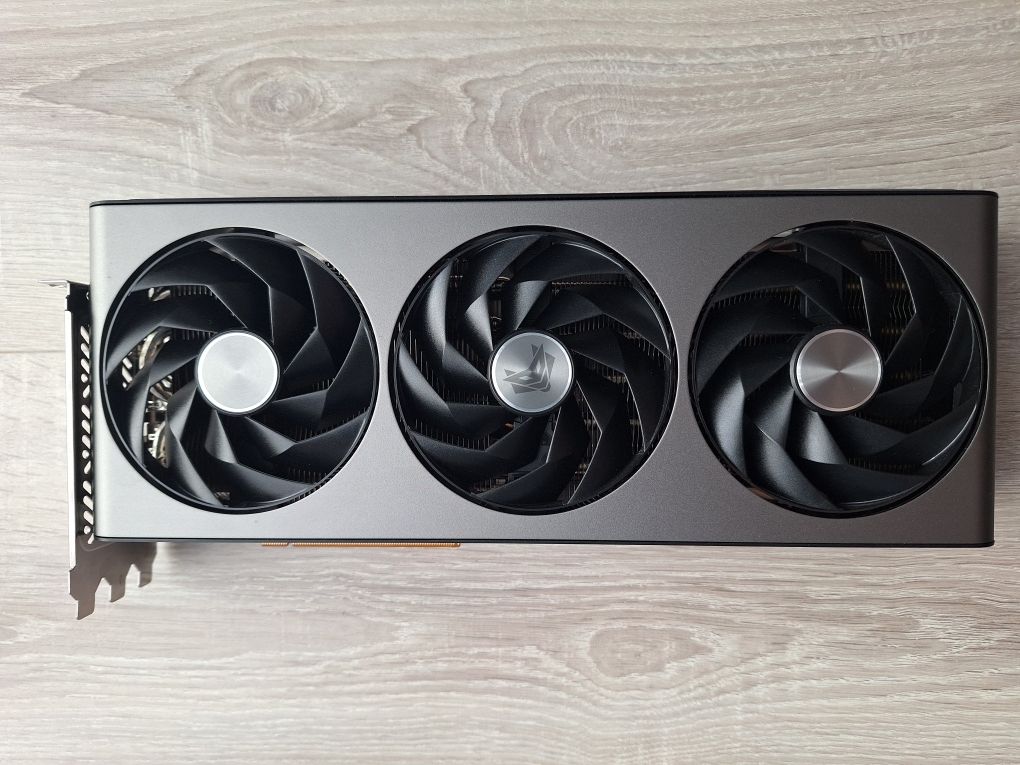 Sapphire Radeon RX 7800 XT Nitro+ OC 16GB GDDR6