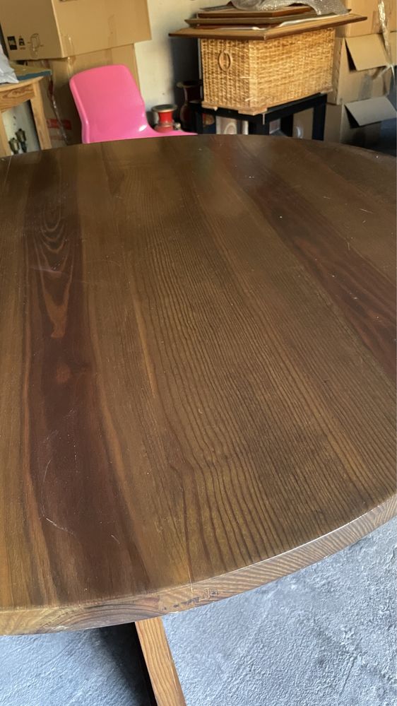 Mesa de madeira maciça redonda