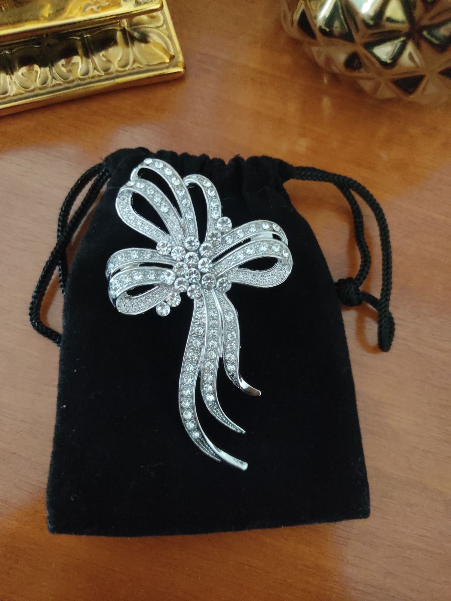Alfinete Com Brilhantes