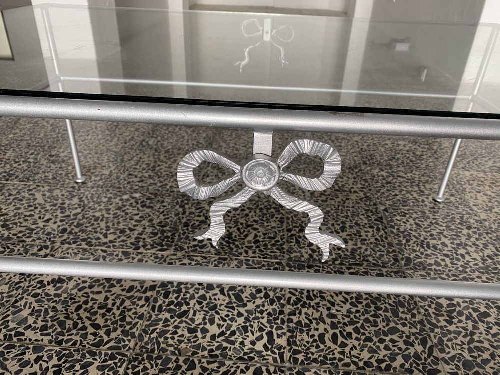 Mesa de Centro com tampo em vidro
