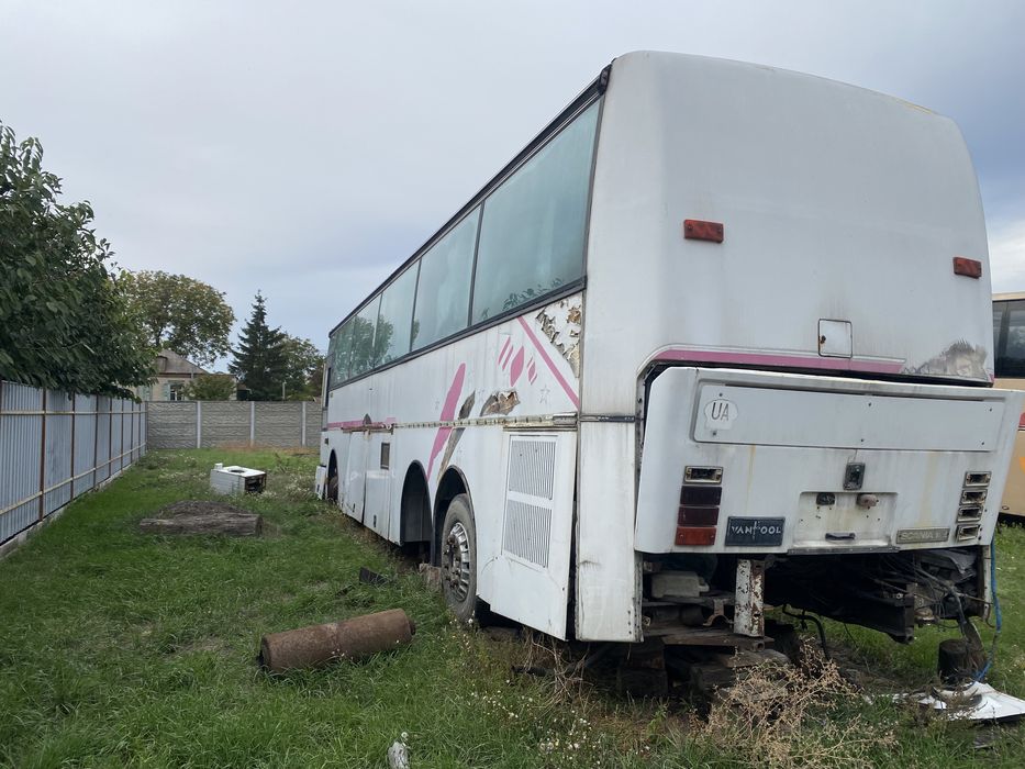 Автобус скания  , целые все стекла двери кроме лобового , под склад