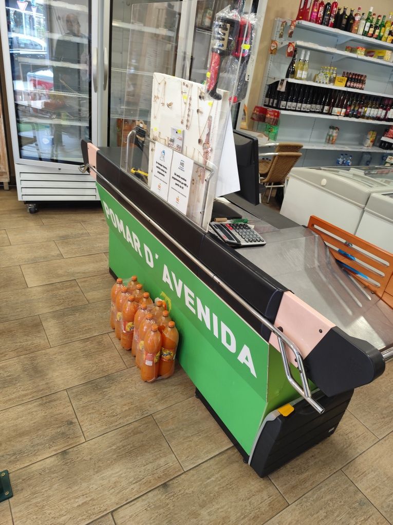 Vendo recheio de mini mercado