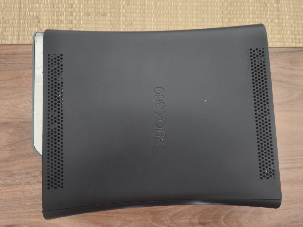 X-Box 360 Elite ..
