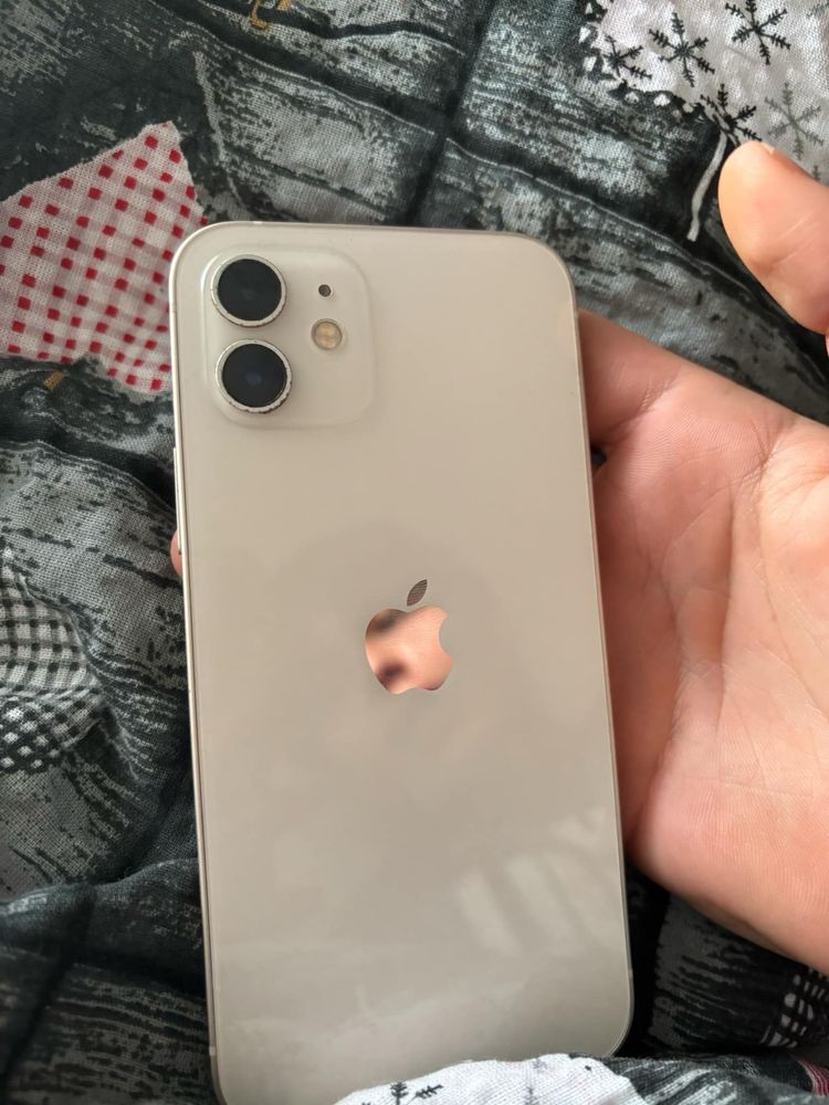 Iphone 12 z pudełkiem
