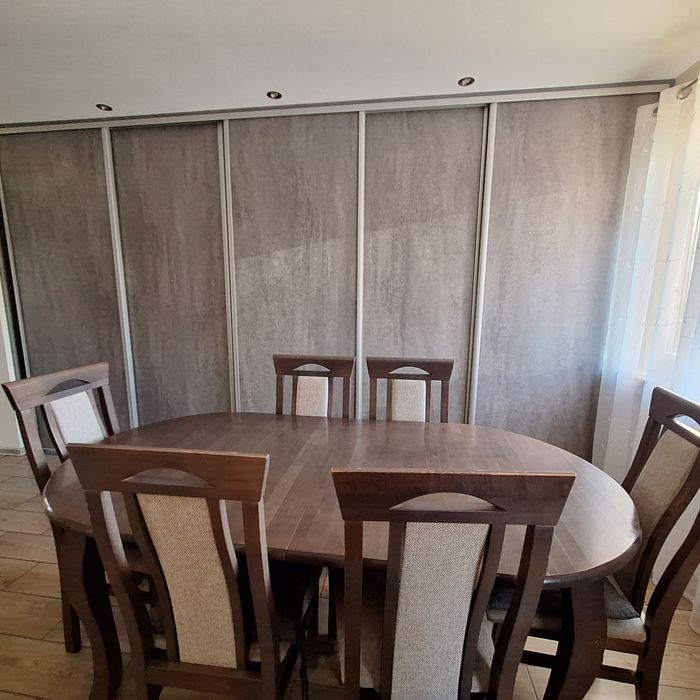 Sprzedam  stół +krzesła