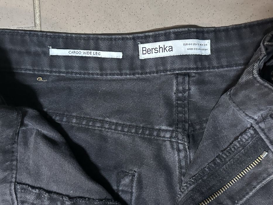 Темні джинси Bershka