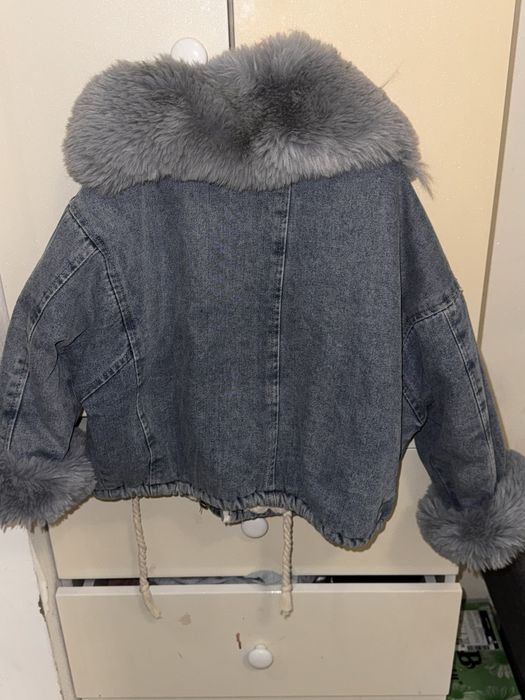 Осіння куртка на дівчинку