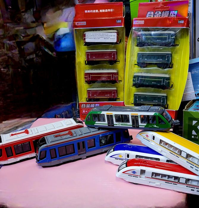 Міський транспорт. Метро,поїзди,тролейбус,автобус моделі металеві