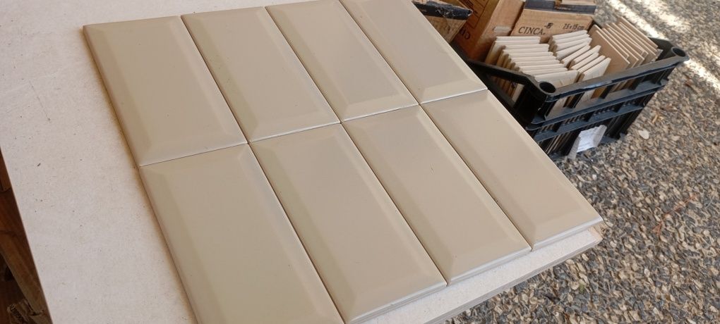 150 azulejos Cinca