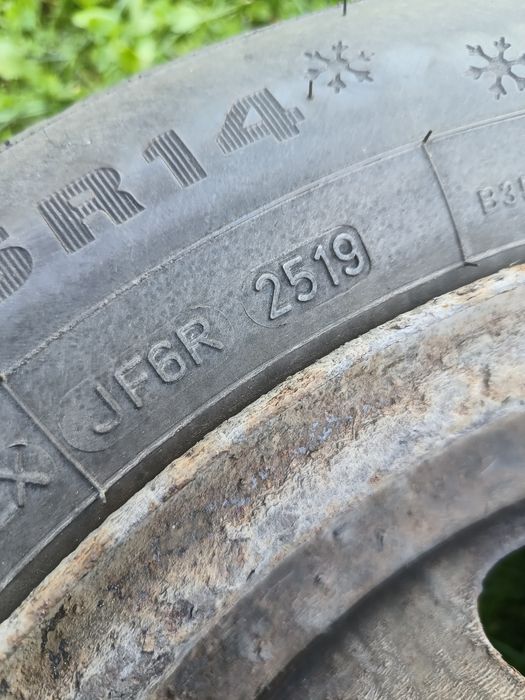 Komplet 4x opona zimowa Dunlop Winter response 2 175/65R14 82T + felgi