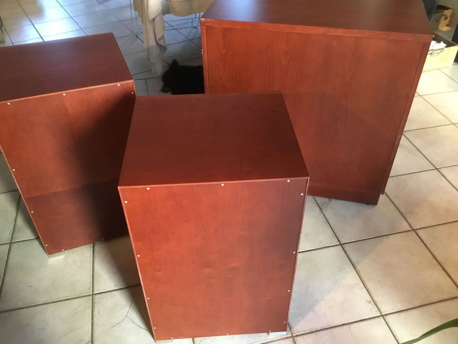 Komoda biurowa z płyty MDF używana. Szer. 45 gł. 42,2 wys. 72 cm.