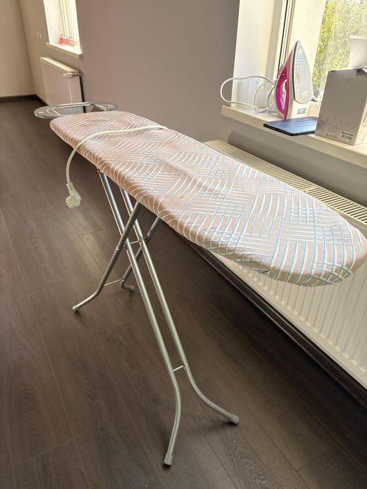 Комплект: праска Tefal + гладильна дошка — стан хороший