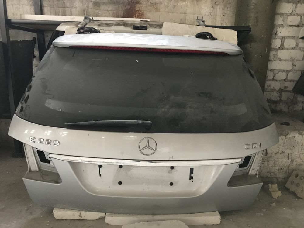 Двери крышка Мерседес w212 универсал седан