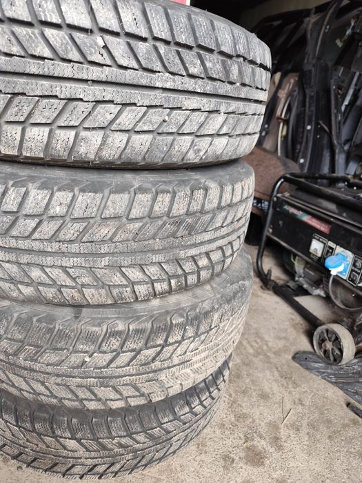 Продам шины зима 195 65 r15