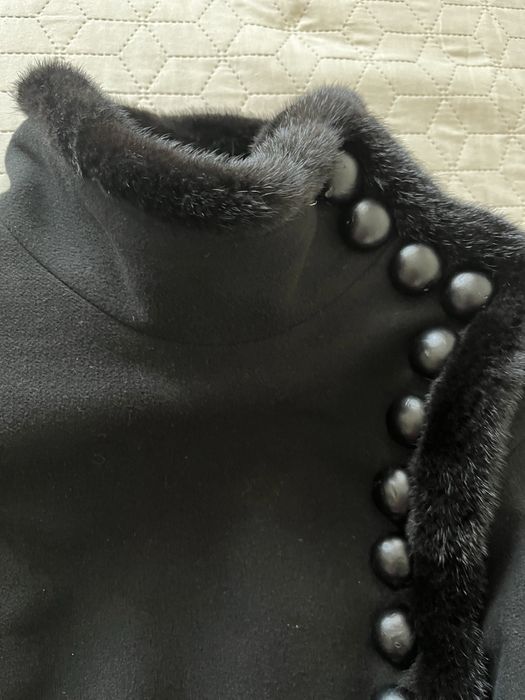 Пальто зимове з натуральним хутром