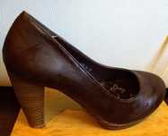 Sapatos salto alto