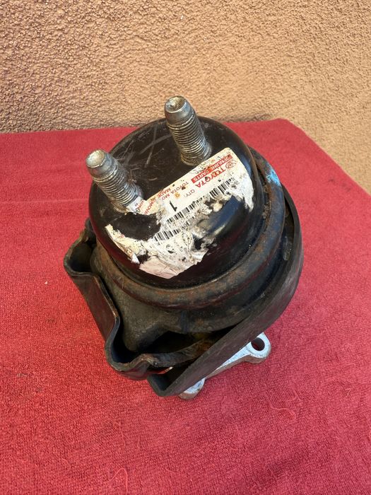 Lexus sc430 poduszka silnika łapa silnika prawa strona OE dużo części