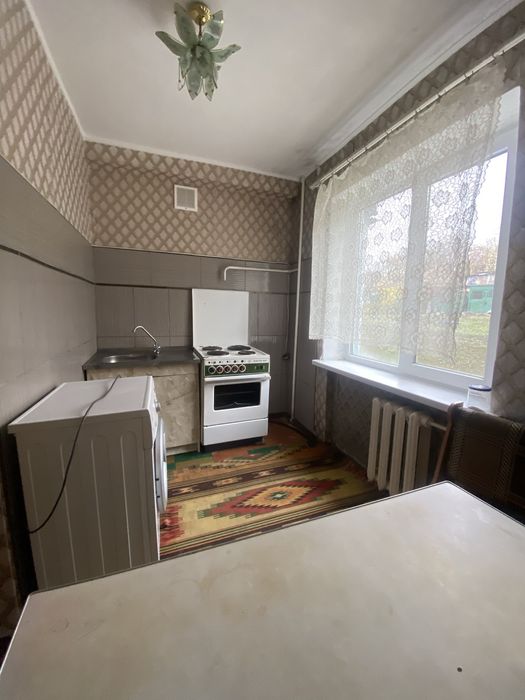 Сдаётся ОДНОкомнатная, 2й этаж, за "Украиной"