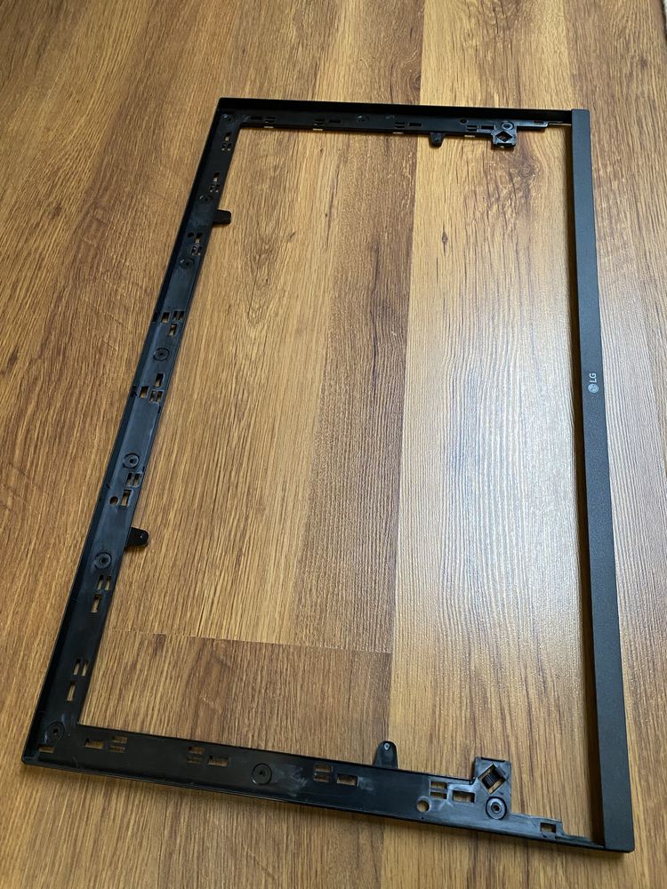 Obudowana monitora LG 27GL850