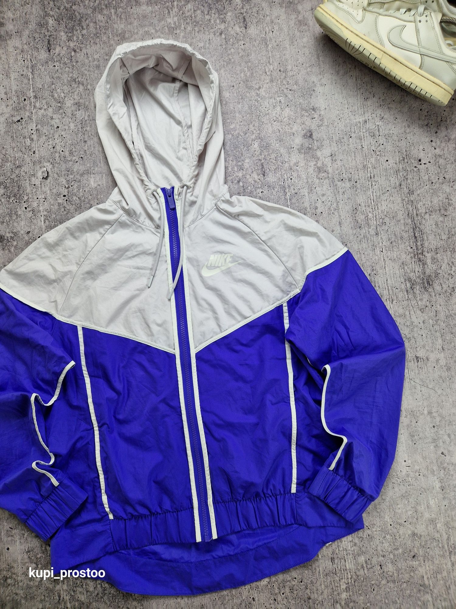 Жіноча куртка Windrunner Nike