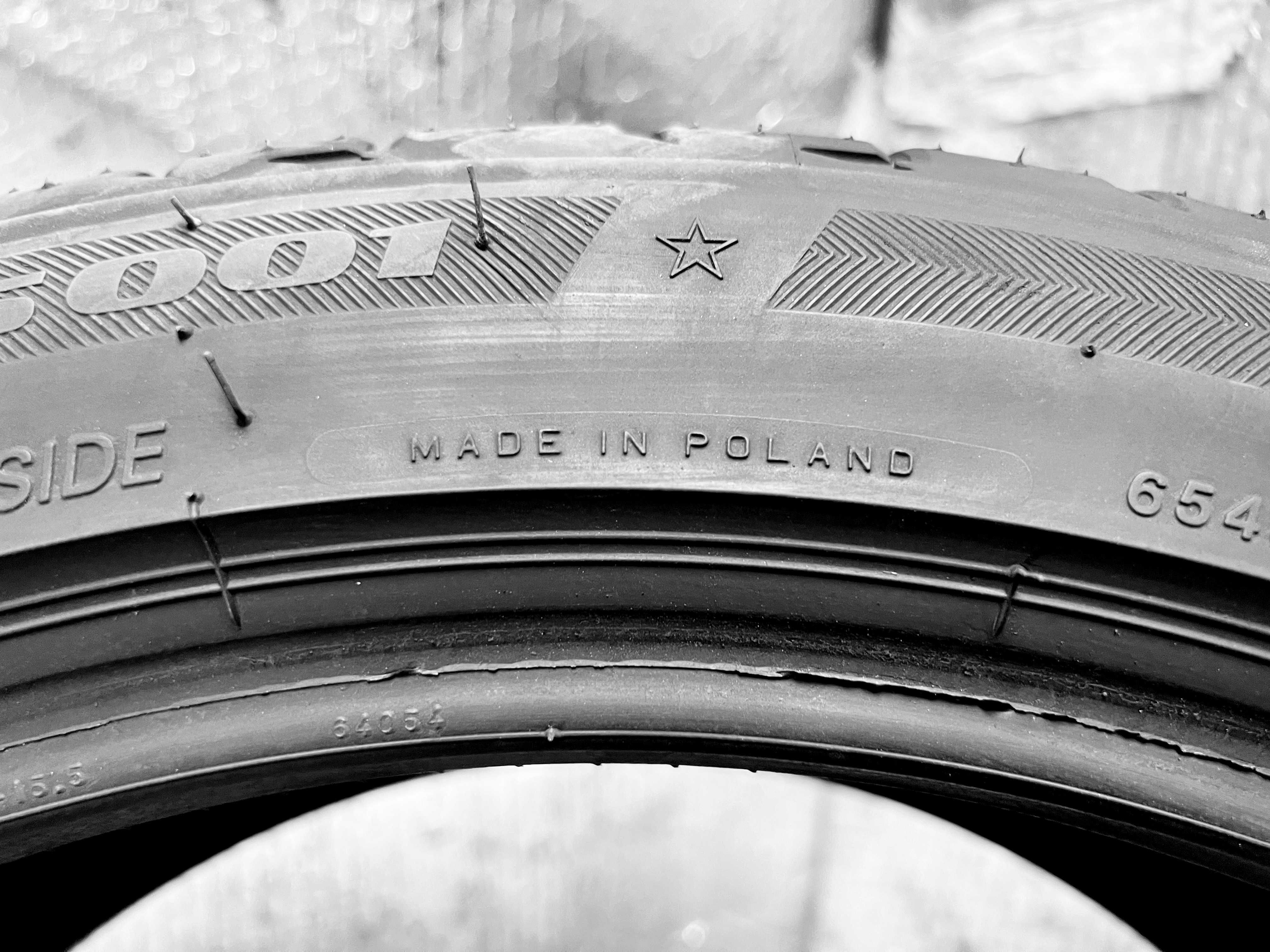 Шини Б/в 225.45.19 комплект Bridgestone