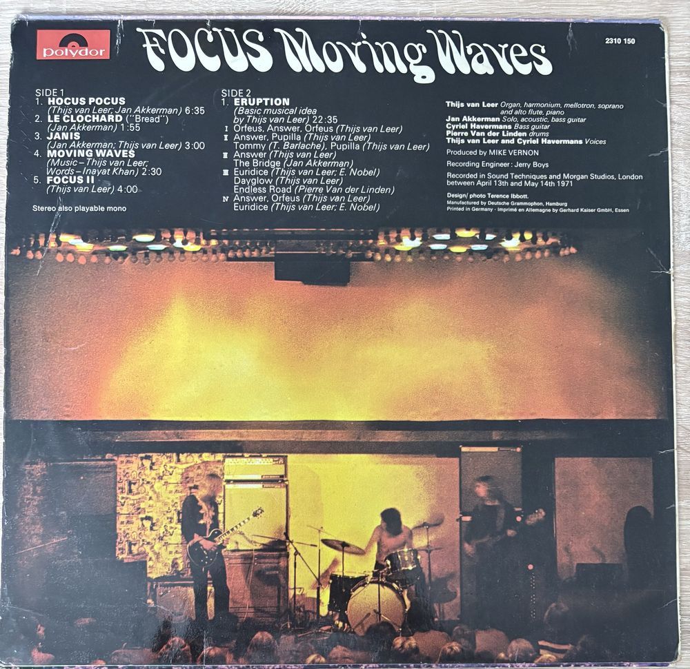 Focus-Moving waves