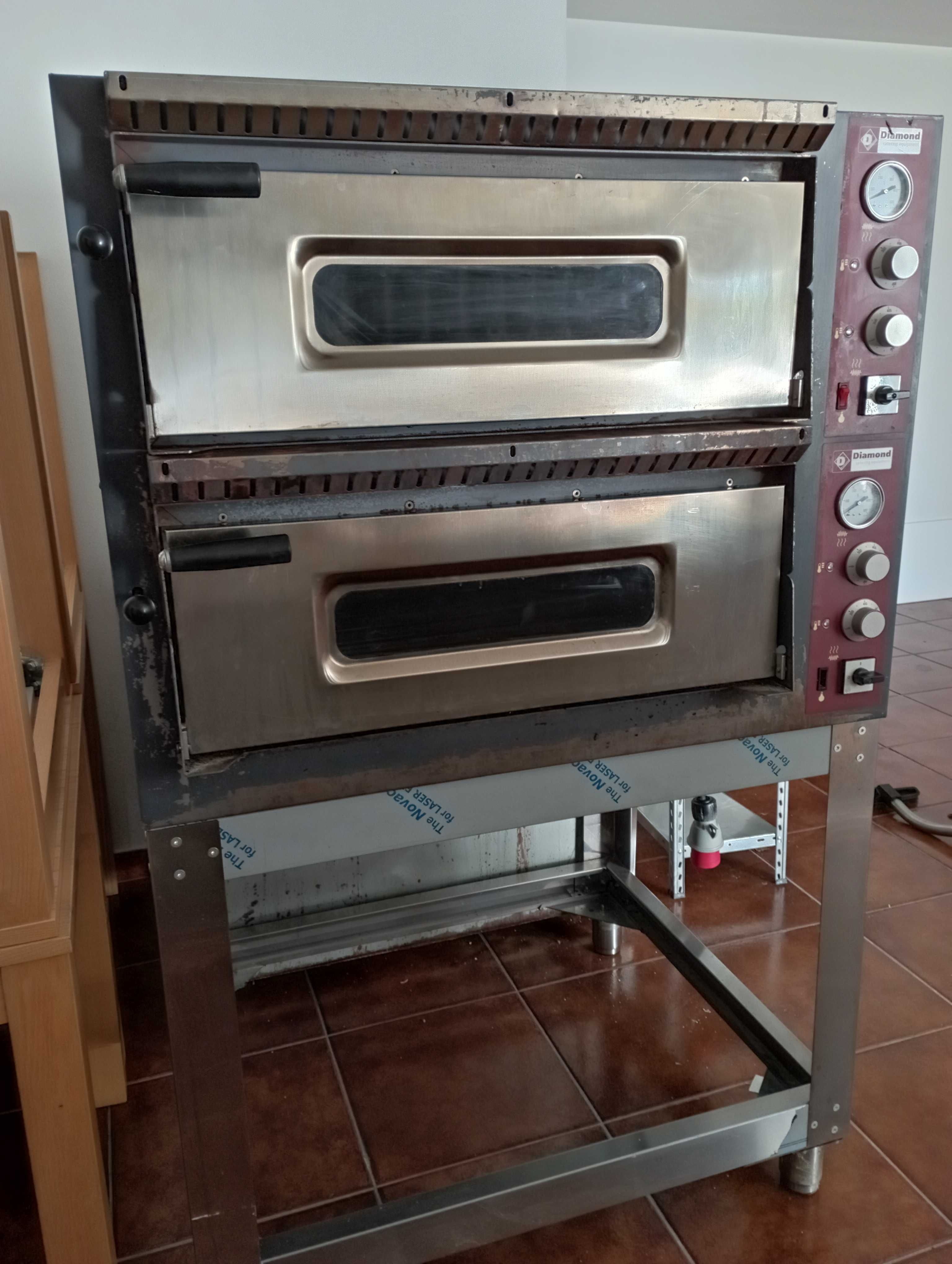 Forno de pizzas industrial de duas câmaras