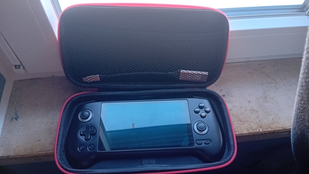 Vendo Ambernic RG556