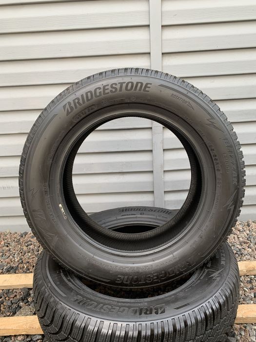 Пара зимових шин Bridgestone 185/65 R15 Blizzak LM005