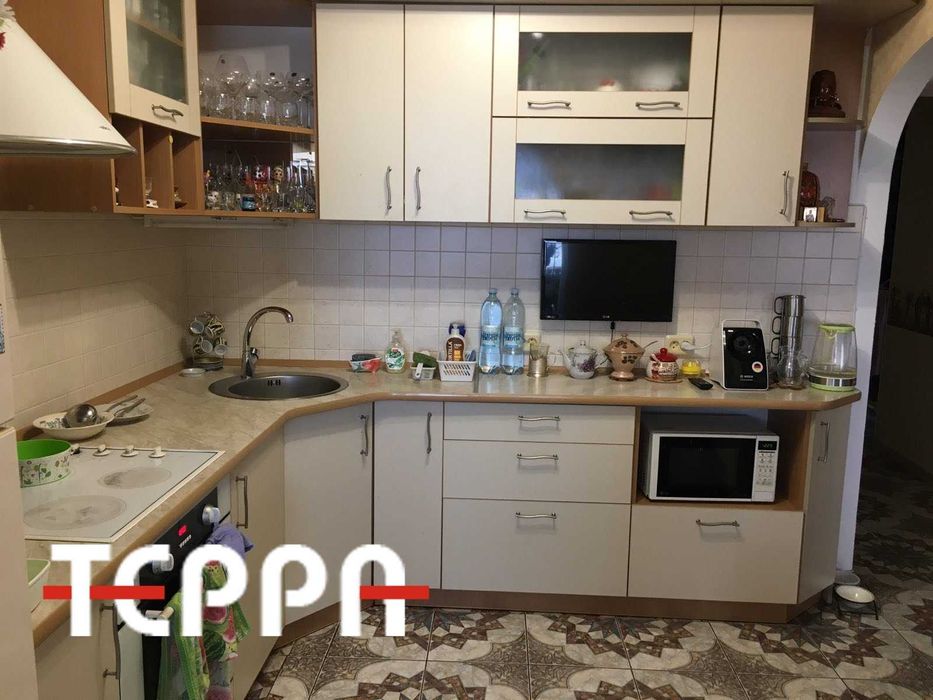 Продаж 2-кімнатної квартири біля супермаркету "Varus"