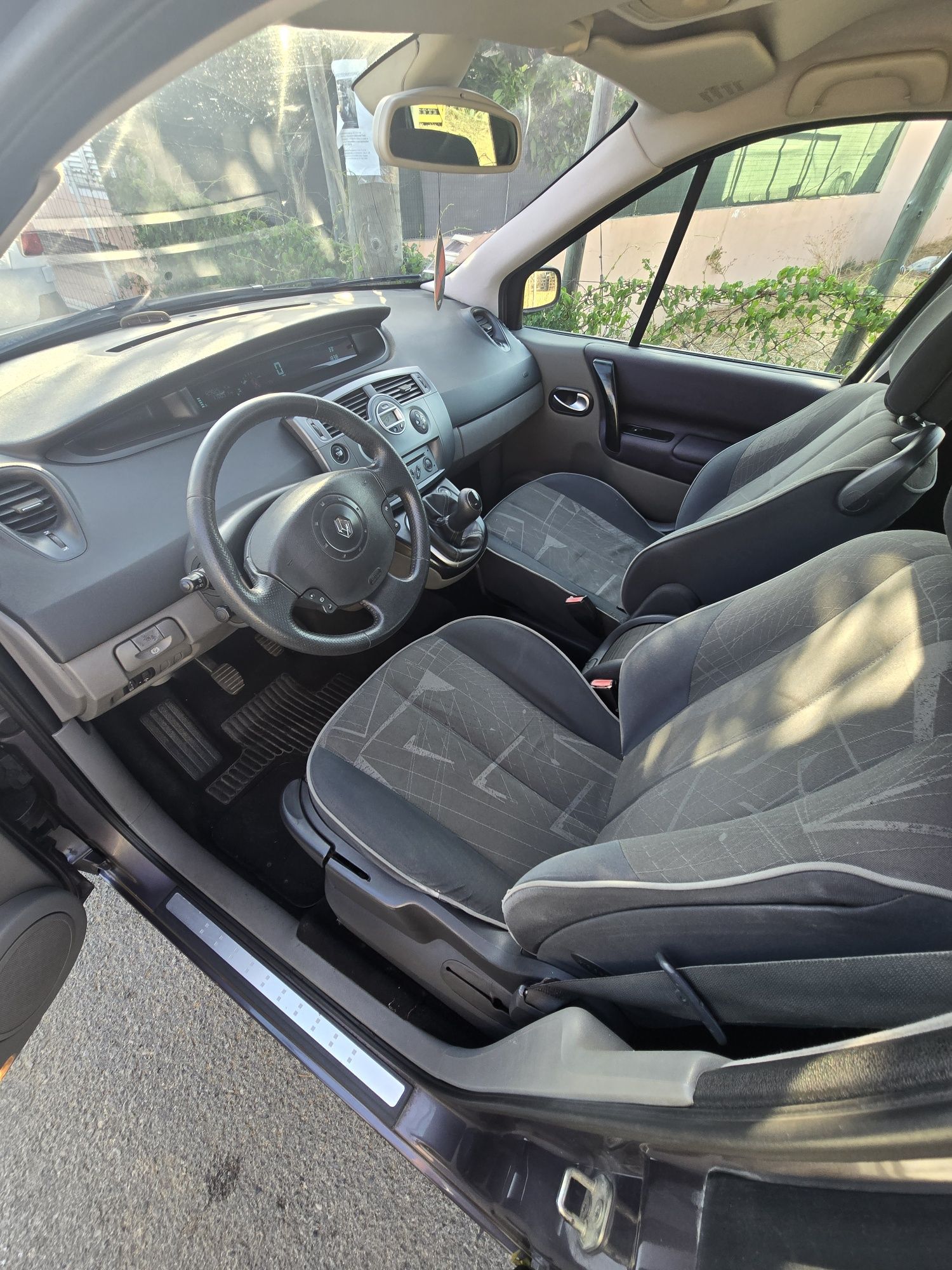 Renault Scénic 1.5 dCi 100cv – 129.000 km | Ar Condicionado