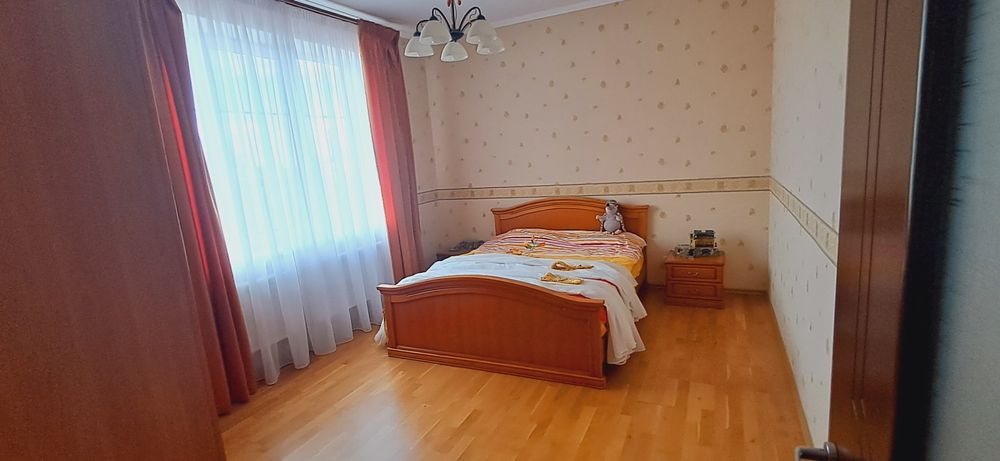 Комфортний 1 затишний будинок. 6 кімнат.