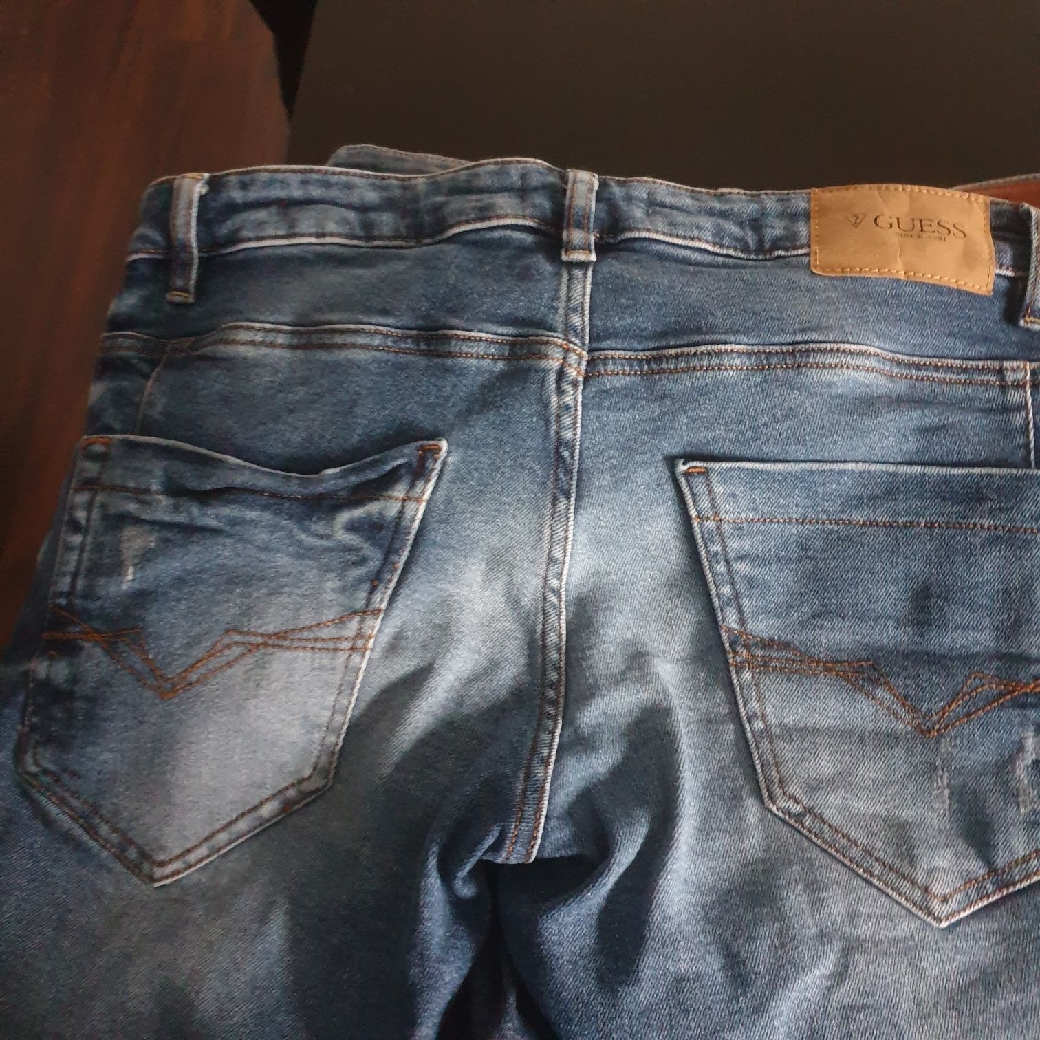 Sprzedam spodnie jeans Guess