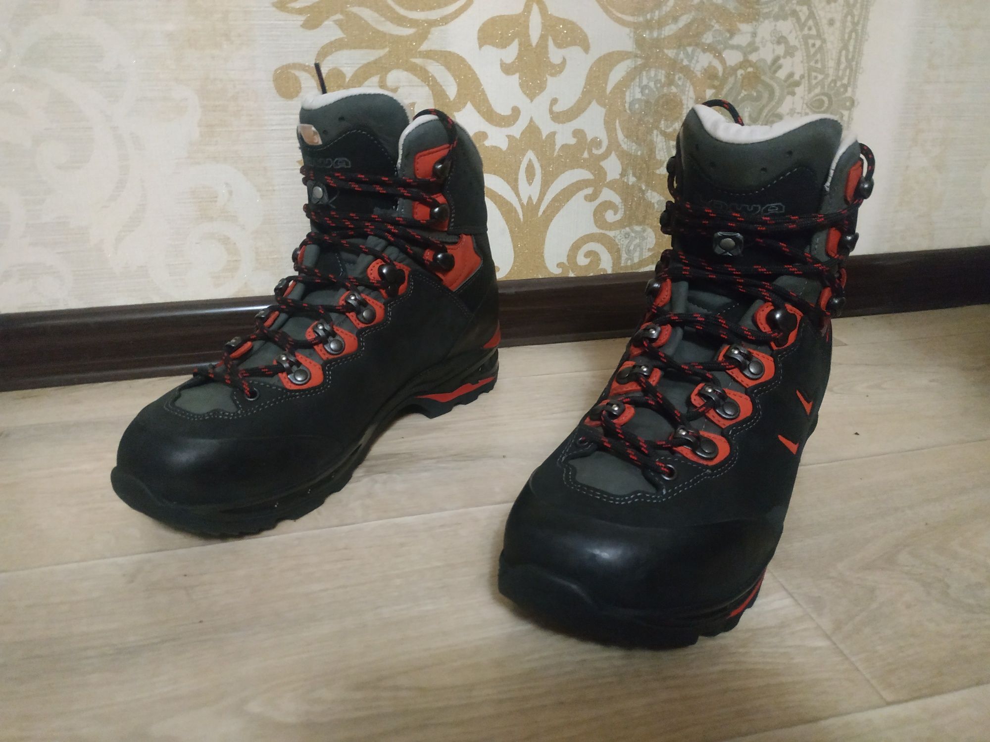 Новые зимние трекинговые ботинки Lowa Camino р42,5 UK8,5 28,4см