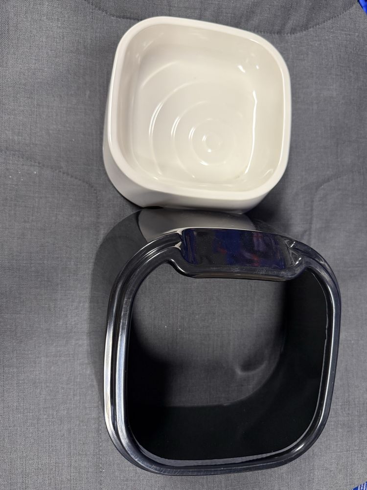 Bebedouro NOVO- Savic Ergo Cube Water Bowl with Rubber Edge 22x22x16cm