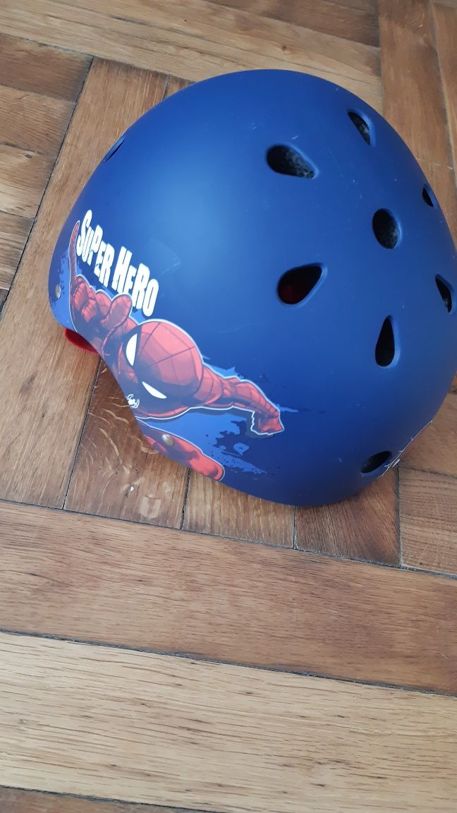 Kask dziecięcy marvel