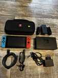 Nintendo Switch V2 + karta 256 GB + Etui.Stan bdb.Komplet