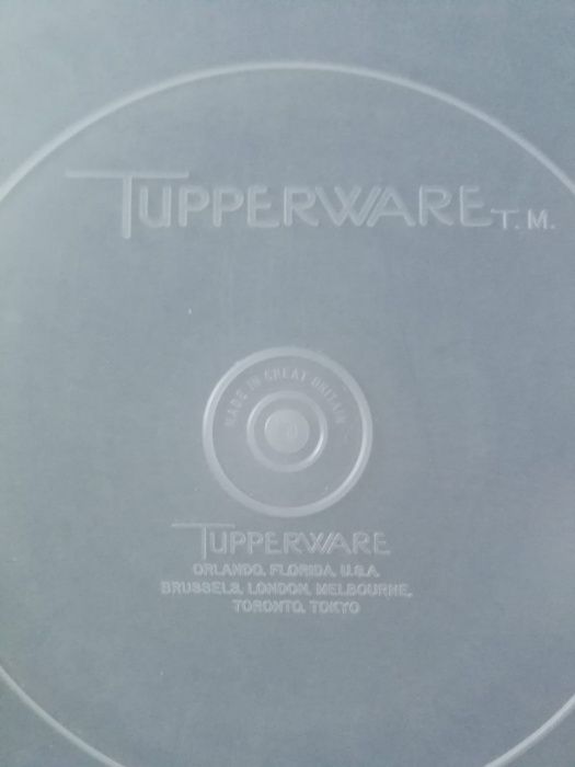 Tupperware e prato e travessa em baquelite