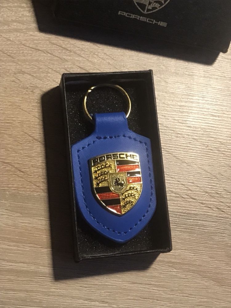 Brelok znaczek porsche okulary czapka