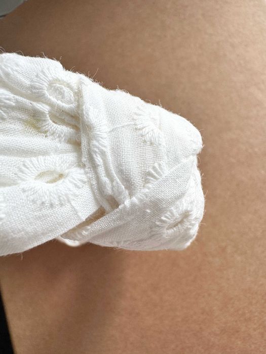 Opaska do włosów NAF NAF z bawełnianym haftem