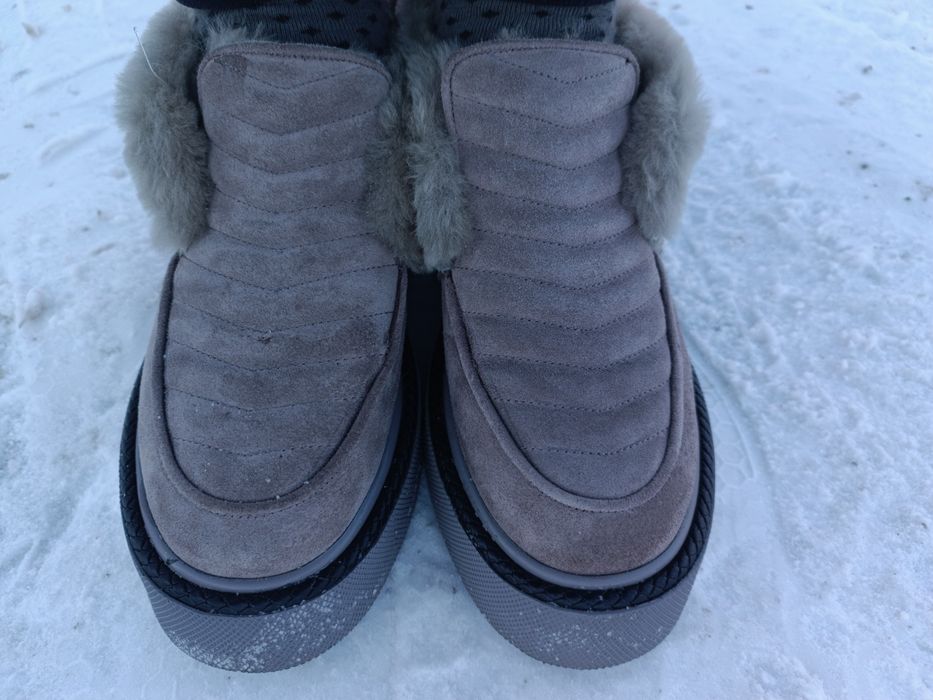 Угги, ботинки, зимні лофери