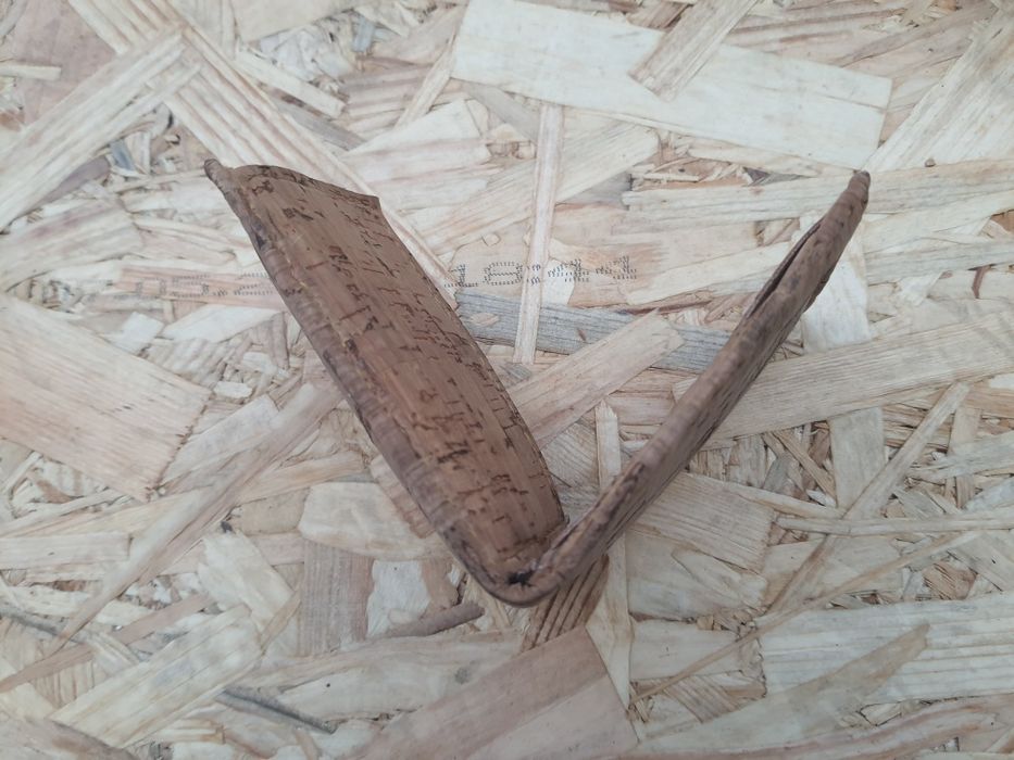 2 carteiras em cortiça